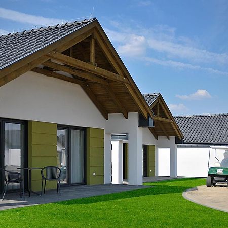 Kalinowe Pola Golf Village Niesulice Exterior photo